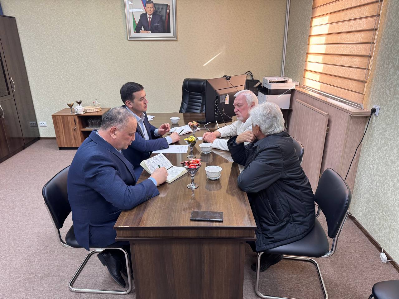 AMERIKALIK PROFESSOR P. IGNATOV TOSHVZITIGA TASHRIF BUYURDI